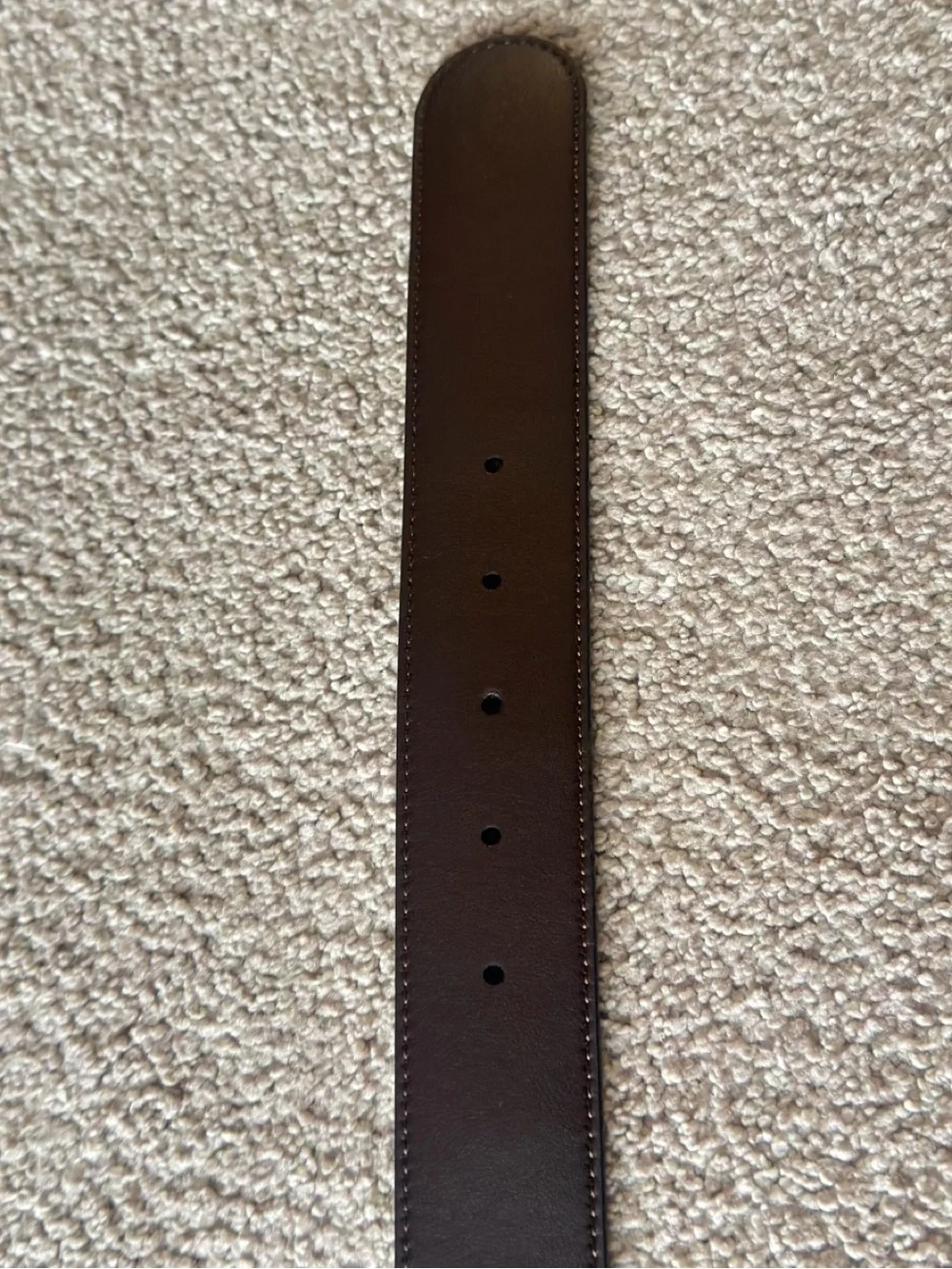 Gucci Black Leather Belt with Subtle Stitching